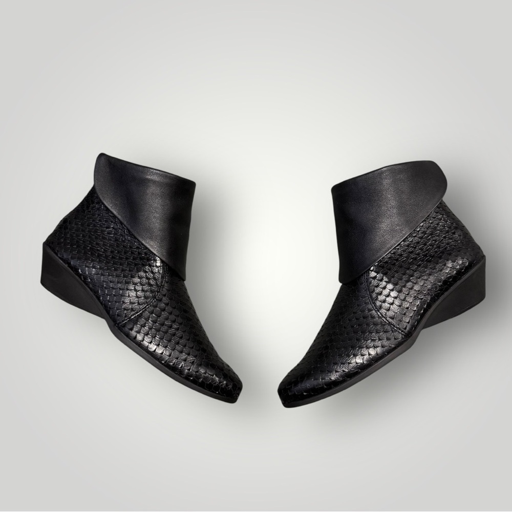 ARCHE Black Snakeskin-Embossed Leather Ankle Boots Fold-Over Cuff Wedge‎ Heel 36